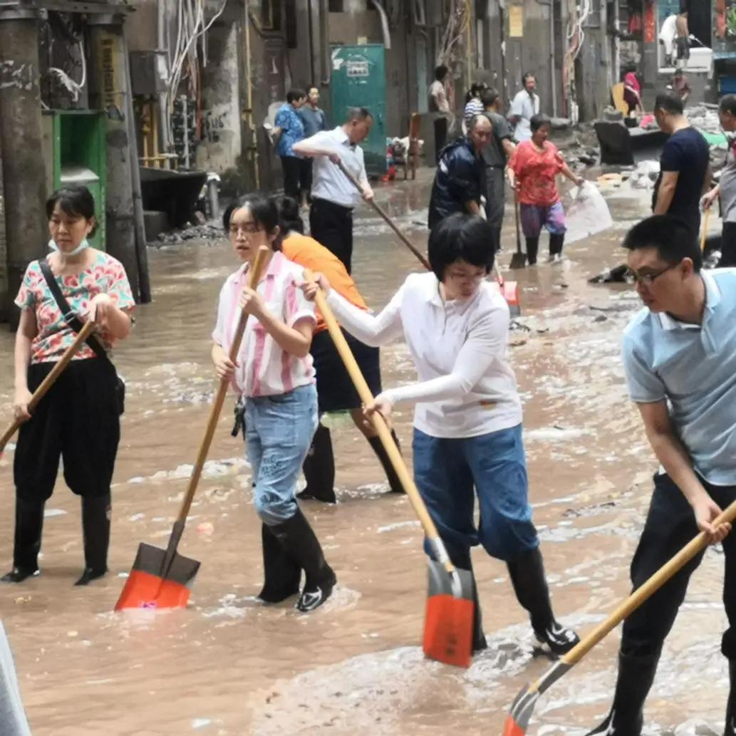 鹽業(yè)人員安置最新動態(tài)，挑戰(zhàn)與機(jī)遇并存，轉(zhuǎn)型期的未來展望